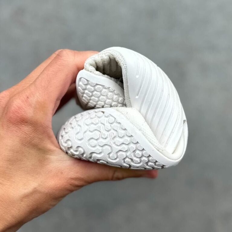 Vivobarefoot-Motus-Flex